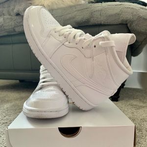 Women’s Air Jordan 1 Mid